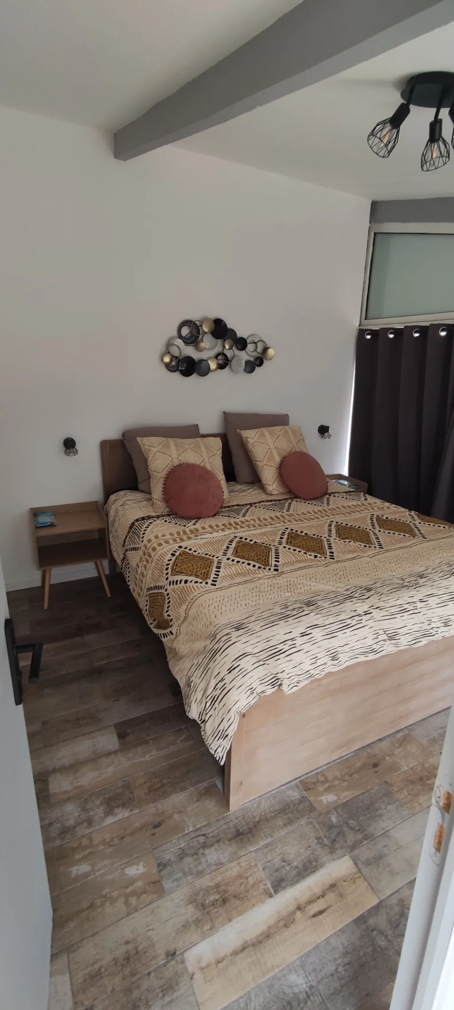 Chambre principale avec lit double